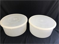 Tupperware cake holders with lids