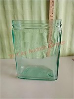 Glass battery jar