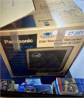 Panisonic  19" color TV in box w remote