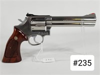 Smith & Wesson Model 686 Combat Magnum Revolver