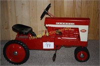 FARMALL 560 Child's Pedal Tractor