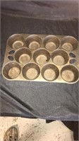 Griswold muffin pan