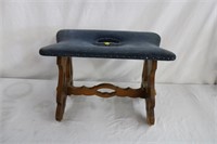 Upholstered top foot stool 19.5 X 11.5 X 14"H,