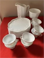8 milk glass desert plates ,8 tea cups,pitcher