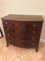 Mahagony 4 drawer bow front chest