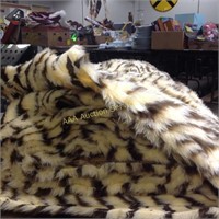 fuzzy tiger print fleece 8 yards x 64 in