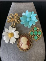Vintage Brooches including Cameo - 5 Total