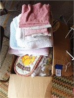 Assorted towels and hotpads