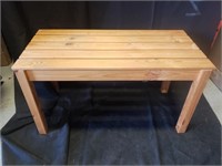 SMALL WOOD COFFEE TABLE