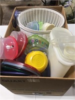 Box full of Tupperware & other containers