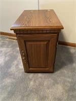 22"W Side Table