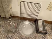 Baking Dishes & Measuring Cup