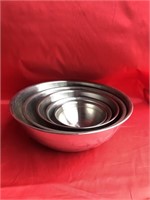 5- PIECE STAINLESS MIXING BOWL SET