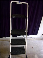 LARGE STURDY STEP LADDER WITH TRAY