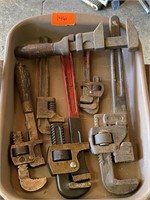 6 adjustable pipe wrenches