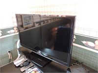 Samsung 23" Flat Screen TV With Remote