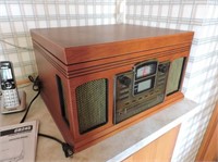 Crosley Radio & Record Player With Remote