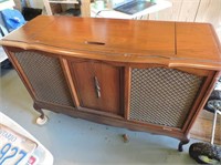 RCA Cabinet, Turntable & Radio
