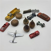 Flat of Cast Toys w/ Antique Tops & Yo Yos