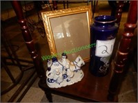 (3) Decorative Items and Table
