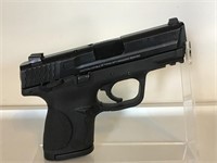 Smith & Wesson M&P 40c, carried & used