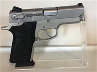 Smith & Wesson 4013, 1992 .40 S&W