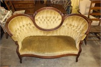 Walnut Victorian Medallion Back Sofa