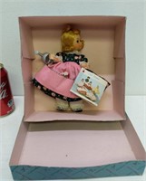 Boîte de petites poupées féminines à collectionner