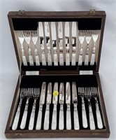 CASED FRUIT/DESSERT KNIVES AND FORKS FOR TWELVE