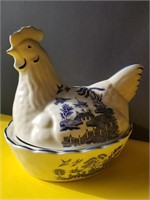 Ceramic hen in the nest Blue Willow, England