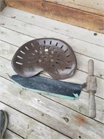 Lot containing wagon cast-iron seat & small scythe