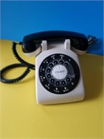 Bicolour vintage rotary telephone