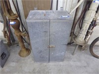 Wall mount metal cabinet