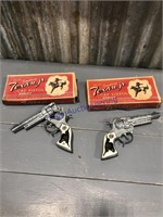 Texan Jr cap pistols by Hubley w/ box, pair