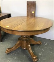 Oak Round table