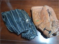 2 ball gloves
