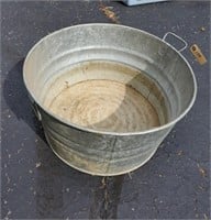 Behren's Galvanize tub, #1 10.5 gallons