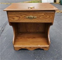 One drawer night stand or side table