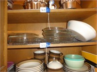 Assorted glass bakingware