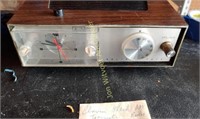 Arvin clock radio model 27R16-12