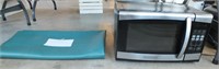 BLACK & DECKER MICROWAVE & VINYL COVERING