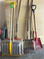 SHOVELS, RAKES & PITCHFORKS