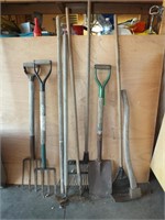 SHOVELS, PITCH FORKS, HOES & MORE