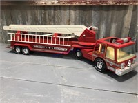 Nylint fire truck w/ side ladders, 31" long