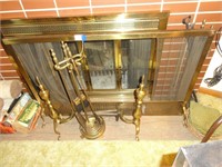 Fire place screen with accessories