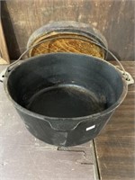 Cast iron footed kettle