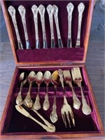 Stainless steel gold colored silverware