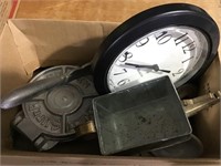 Clock, Keurig 2.0, tortilla press