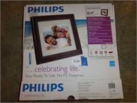 Phillips digital phot frame (10") *2gb *NEW