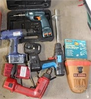 4 older cordless drills- cond unkown, only 1 chgr;